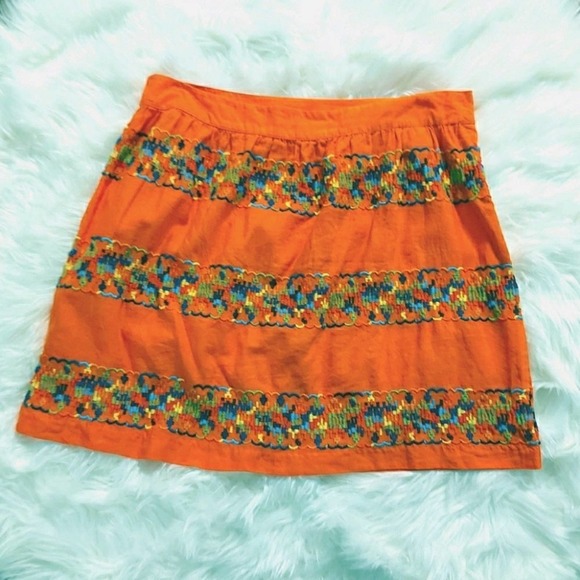 Tommy Hilfiger Dresses & Skirts - 🌴 Tommy Hilfiger Embroidered Mini Skirt Lined